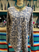 Load image into Gallery viewer, Soft Leopard Tunic
